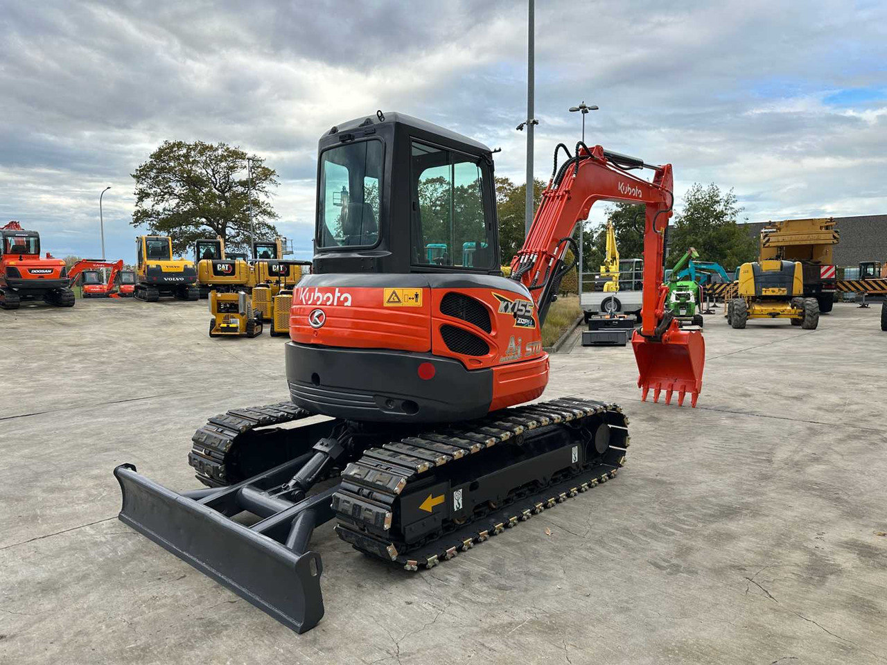 Kubota KUBOTA - 2012 - KX155-3SZ - MIDI EXCAVATOR - حفار زاحف: صورة 4 Kubota KUBOTA - 2012 - KX155-3SZ - MIDI EXCAVATOR - حفار زاحف: صورة 4