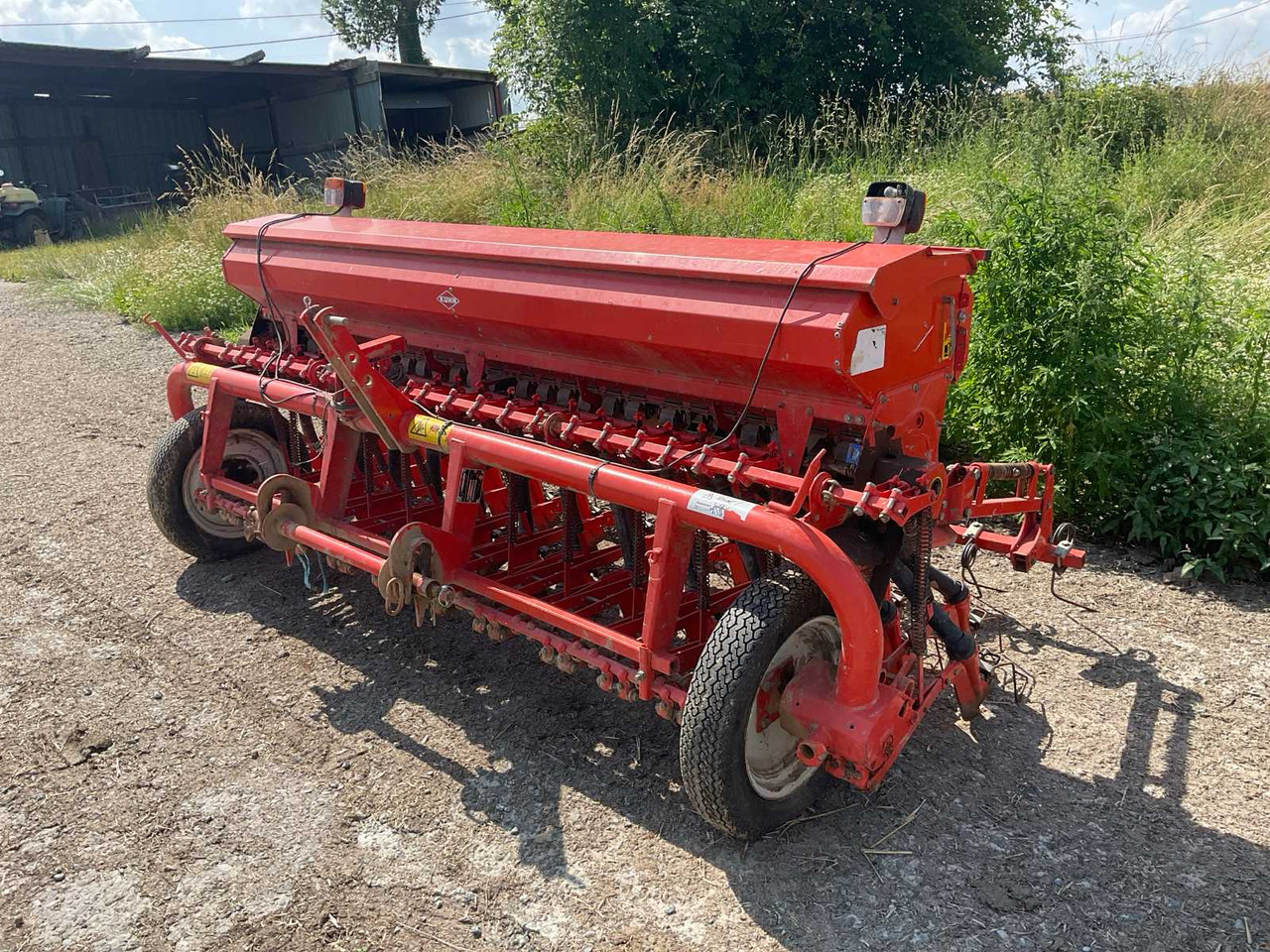 Kuhn K1353 - آلة بذر: صورة 3 Kuhn K1353 - آلة بذر: صورة 3