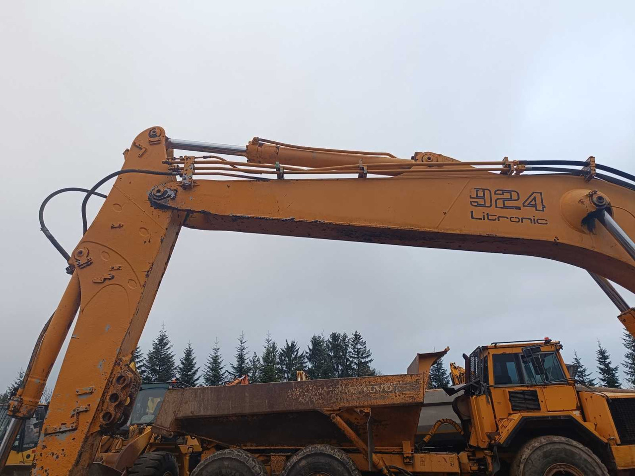 حفّار LIEBHERR - 2001 - R924 - TRACKED EXCAVATOR: صورة 15