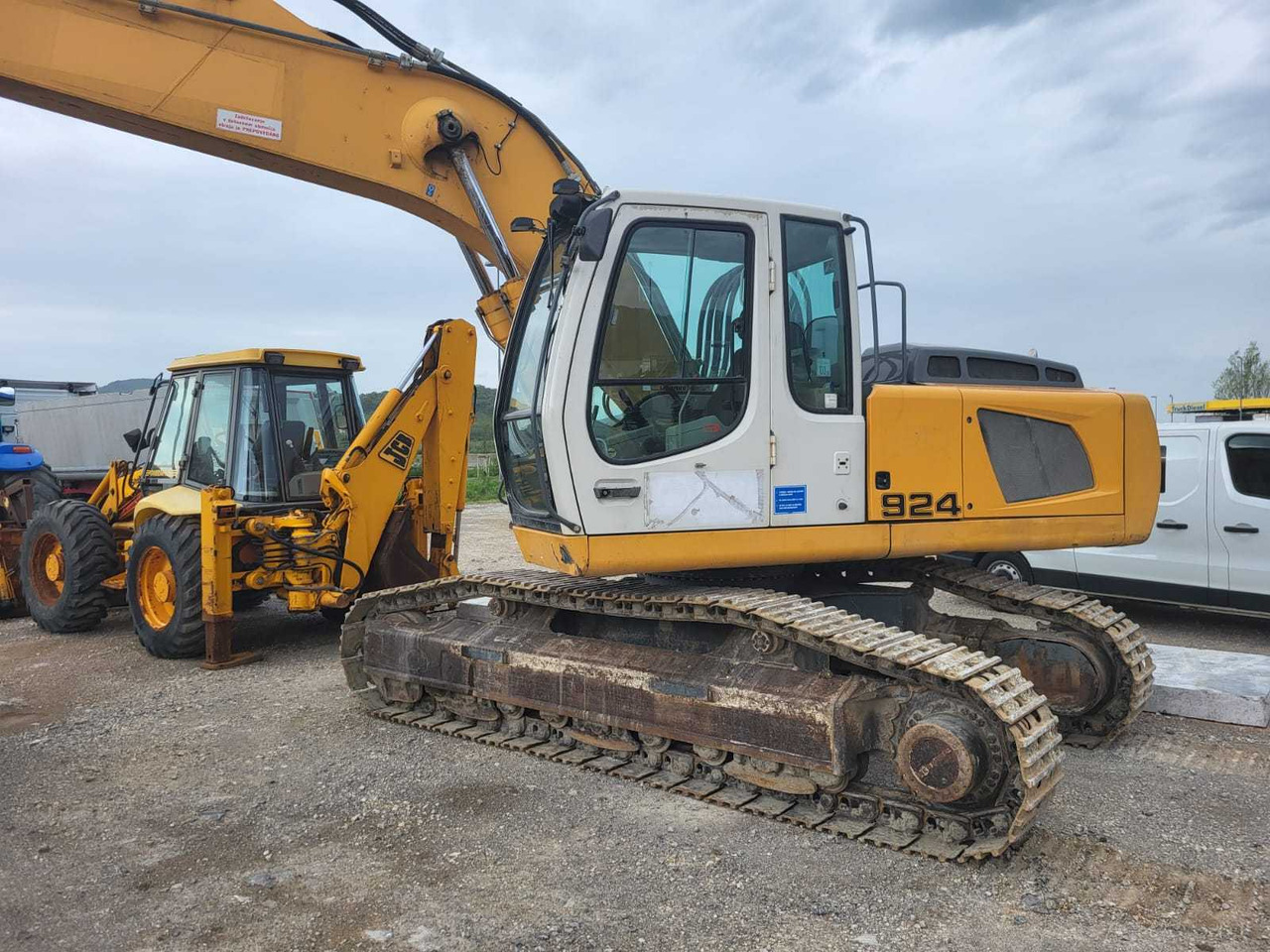 LIEBHERR R924 C SL - حفار زاحف: صورة 2 LIEBHERR R924 C SL - حفار زاحف: صورة 2