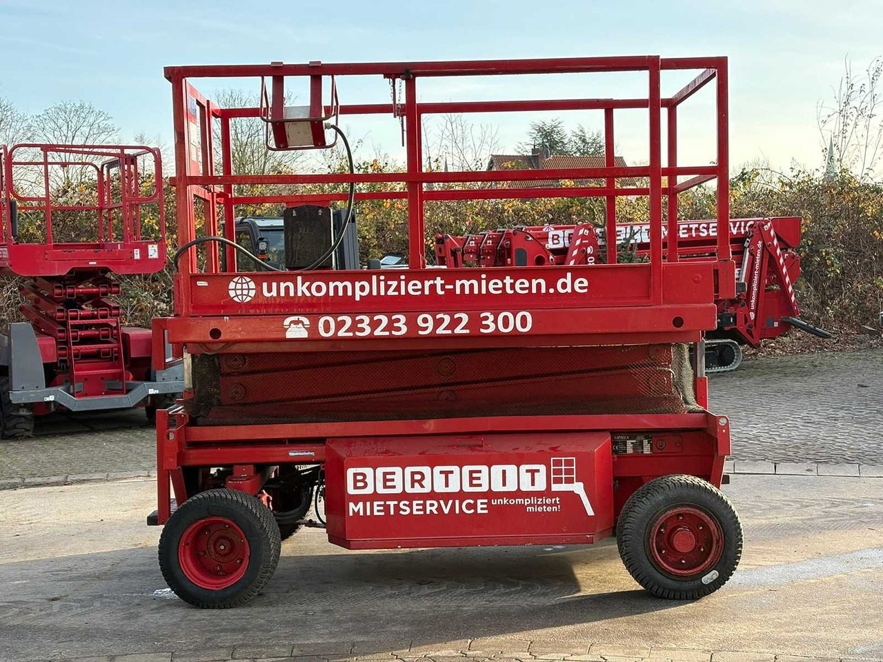 LIFTLUX - SL 83-16 - LIFTLUX SL 83-16 - 1995 - منصة جومحمولةية: صورة 5 LIFTLUX - SL 83-16 - LIFTLUX SL 83-16 - 1995 - منصة جومحمولةية: صورة 5