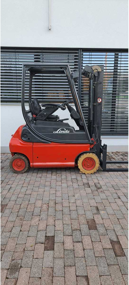 LINDE - E16P-02 - 2005 - FORKLIFT TRUCKS - رافعة شوكية: صورة 1 LINDE - E16P-02 - 2005 - FORKLIFT TRUCKS - رافعة شوكية: صورة 1