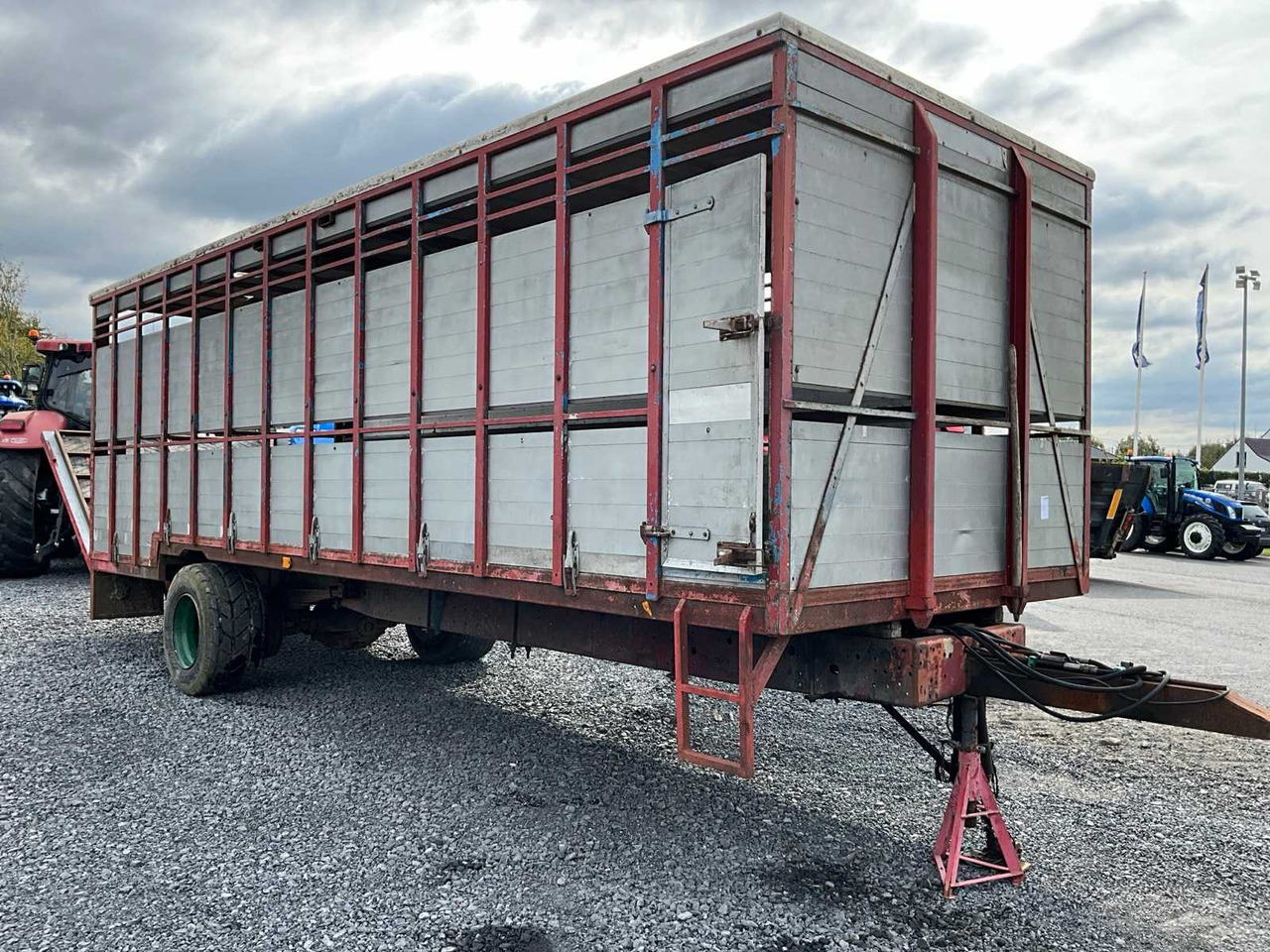 Livestock trailer - مقطورة للماشية: صورة 3 Livestock trailer - مقطورة للماشية: صورة 3