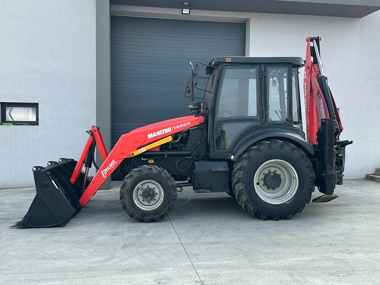 MANITOU - TEREX TLB 844SX4 - BACKHOE LOADER - 2018 - لودر ذو محراث خلفي/ باكهو: صورة 2 MANITOU - TEREX TLB 844SX4 - BACKHOE LOADER - 2018 - لودر ذو محراث خلفي/ باكهو: صورة 2