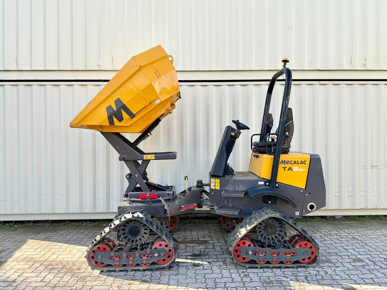 MECALAC - TA2SEH QUAD TRACK SWIVEL BODY - 2018 - DUMPER - شاحنة قلابة صغيرة: صورة 1 MECALAC - TA2SEH QUAD TRACK SWIVEL BODY - 2018 - DUMPER - شاحنة قلابة صغيرة: صورة 1
