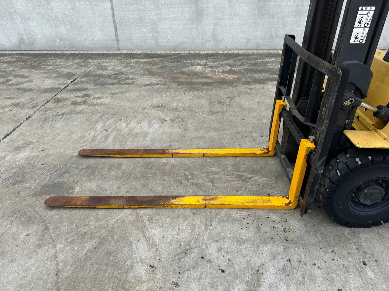 MITSUBISHI - 2000 - FG15 - FORKLIFT TRUCK - رافعة شوكية: صورة 5 MITSUBISHI - 2000 - FG15 - FORKLIFT TRUCK - رافعة شوكية: صورة 5