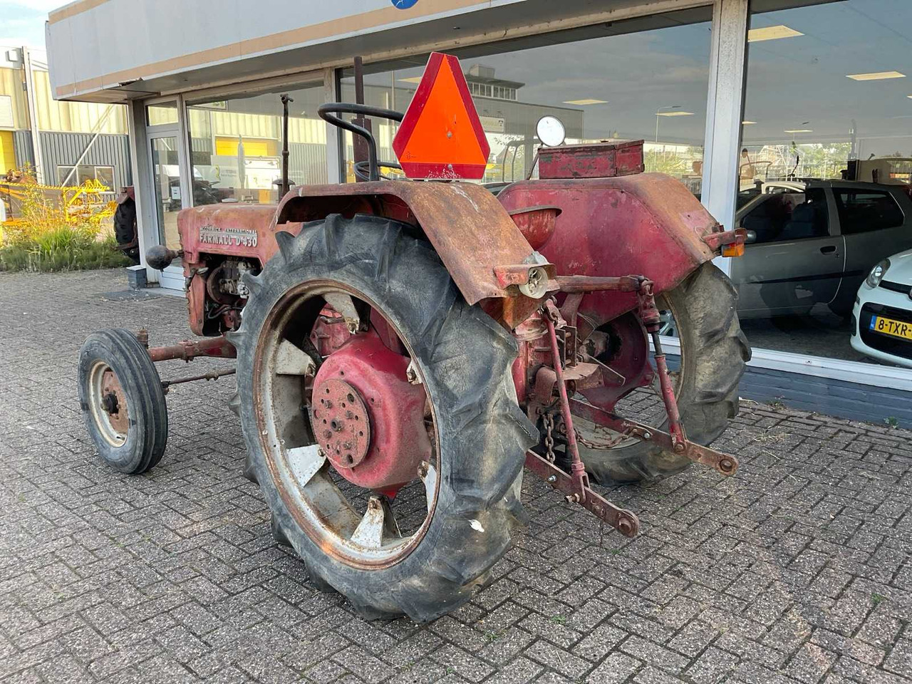 Mc Cormick International Farmall D-430 - جرار: صورة 3 Mc Cormick International Farmall D-430 - جرار: صورة 3