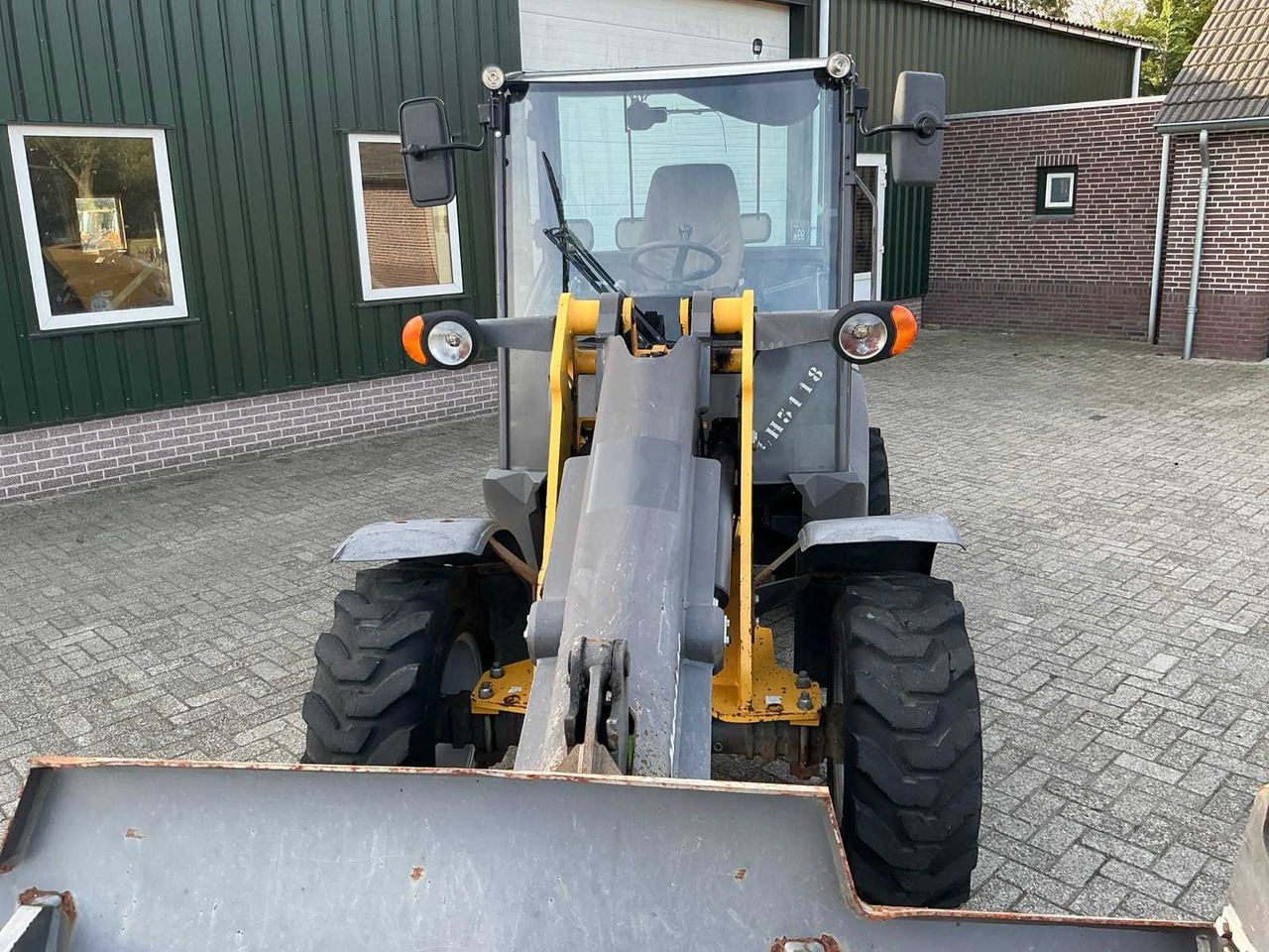 Mecalac AX850 - اللودر بعجل: صورة 3 Mecalac AX850 - اللودر بعجل: صورة 3