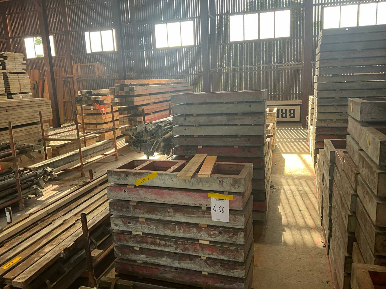 Meva Mammut - معدات الخرسانة: صورة 2 Meva Mammut - معدات الخرسانة: صورة 2