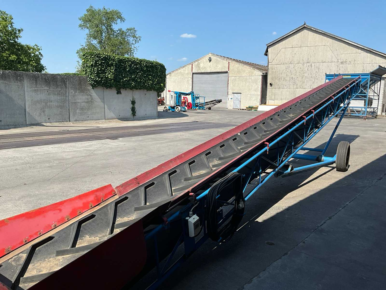 Mobile conveyor belt - toggle clamp - سيور ناقلة: صورة 4 Mobile conveyor belt - toggle clamp - سيور ناقلة: صورة 4