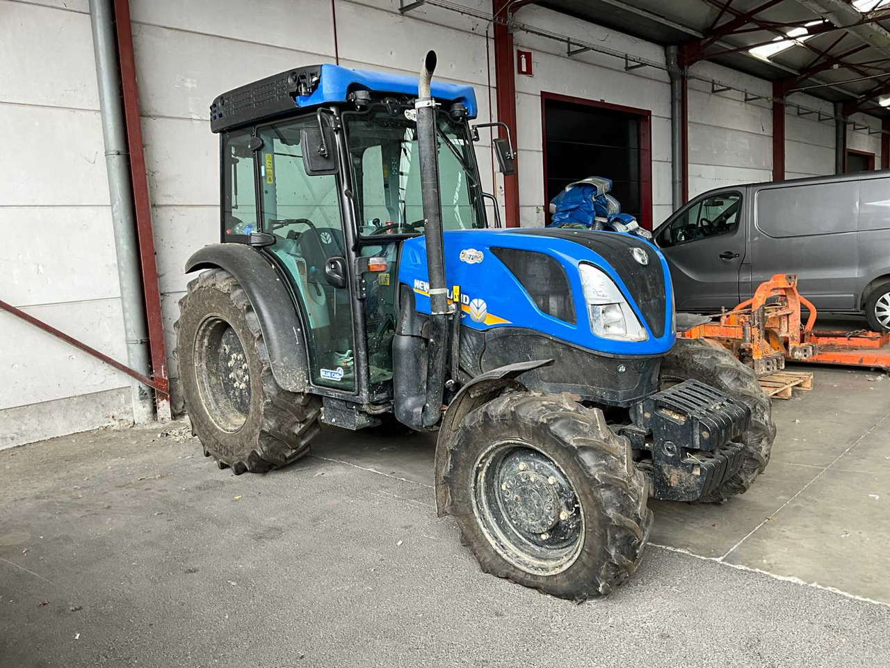 NEW HOLLAND T4.100F CAB - جرار: صورة 3 NEW HOLLAND T4.100F CAB - جرار: صورة 3