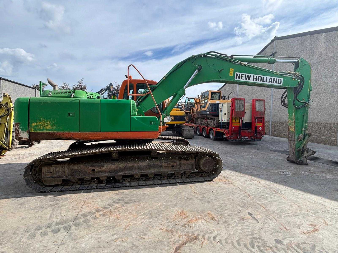 New Holland E265 - حفار زاحف: صورة 3 New Holland E265 - حفار زاحف: صورة 3