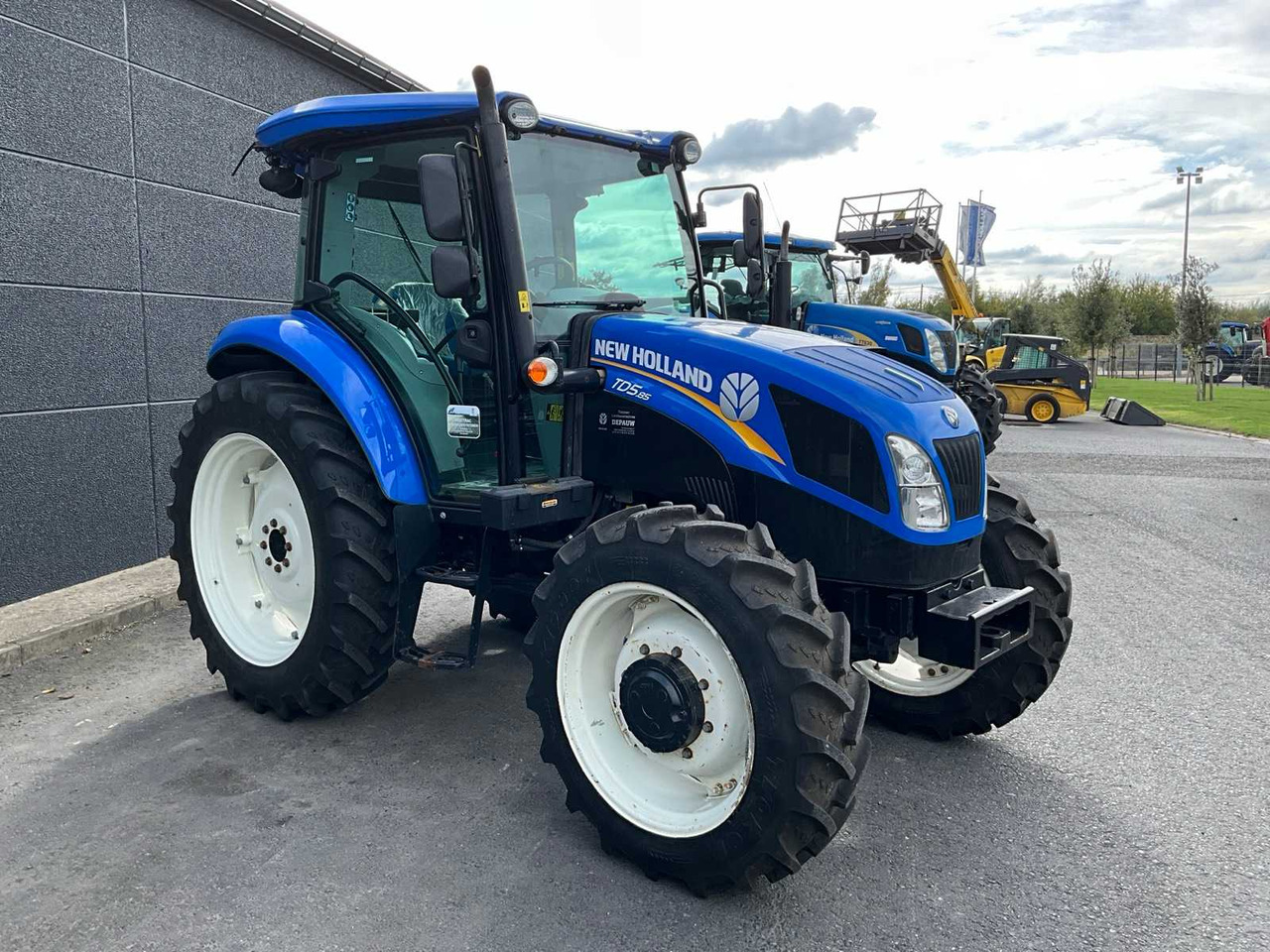 New Holland TD5.85 - جرار: صورة 3 New Holland TD5.85 - جرار: صورة 3