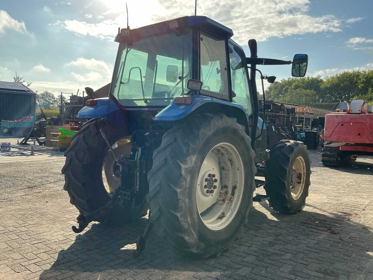 New Holland TS100 - جرار: صورة 5 New Holland TS100 - جرار: صورة 5