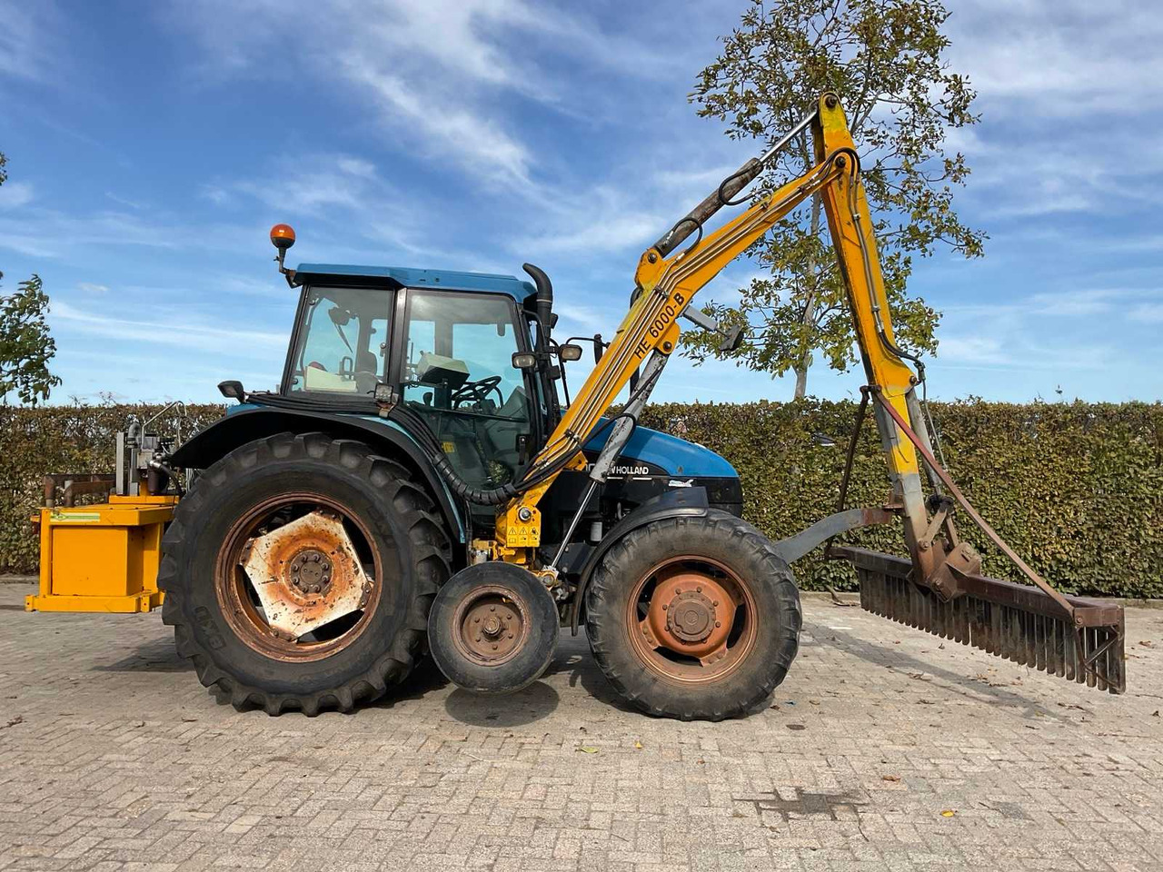 New Holland TS100 - جرار: صورة 4 New Holland TS100 - جرار: صورة 4