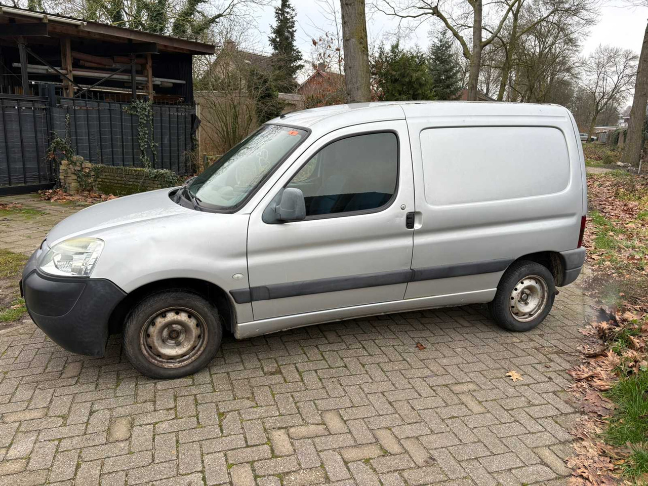 PEUGEOT - PARTNER - 170C 1.9 D AVANTAGE - COMMERCIAL VEHICLE - شاحنة توصيل مغلقة: صورة 2 PEUGEOT - PARTNER - 170C 1.9 D AVANTAGE - COMMERCIAL VEHICLE - شاحنة توصيل مغلقة: صورة 2