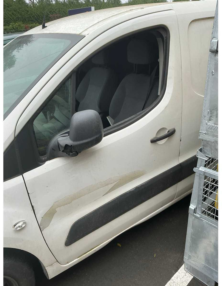 PEUGEOT PARTNER COMMERCIAL VEHICLE - شاحنة توصيل مغلقة: صورة 5 PEUGEOT PARTNER COMMERCIAL VEHICLE - شاحنة توصيل مغلقة: صورة 5