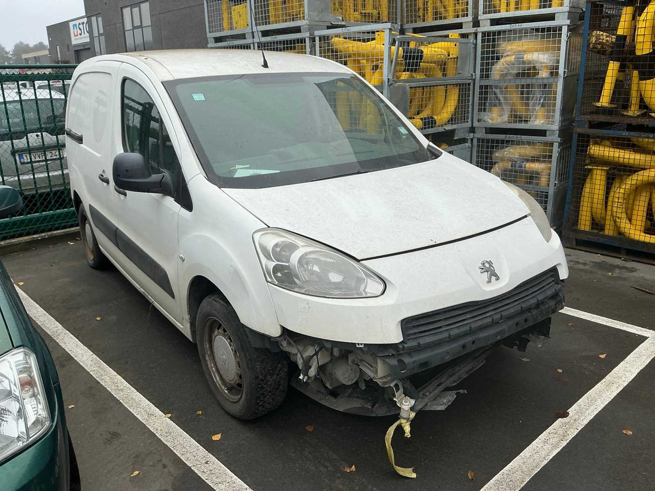 PEUGEOT PARTNER COMMERCIAL VEHICLE - شاحنة توصيل مغلقة: صورة 2 PEUGEOT PARTNER COMMERCIAL VEHICLE - شاحنة توصيل مغلقة: صورة 2