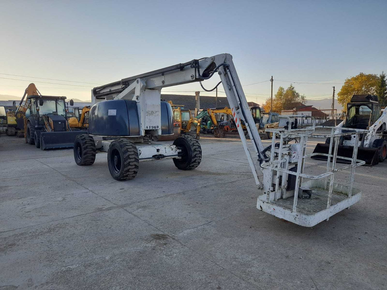 PINGUELY- HAULOTTE - HA20PX - AERIAL WORK PLATFORMS - 2004 - منصة جومحمولةية: صورة 1 PINGUELY- HAULOTTE - HA20PX - AERIAL WORK PLATFORMS - 2004 - منصة جومحمولةية: صورة 1