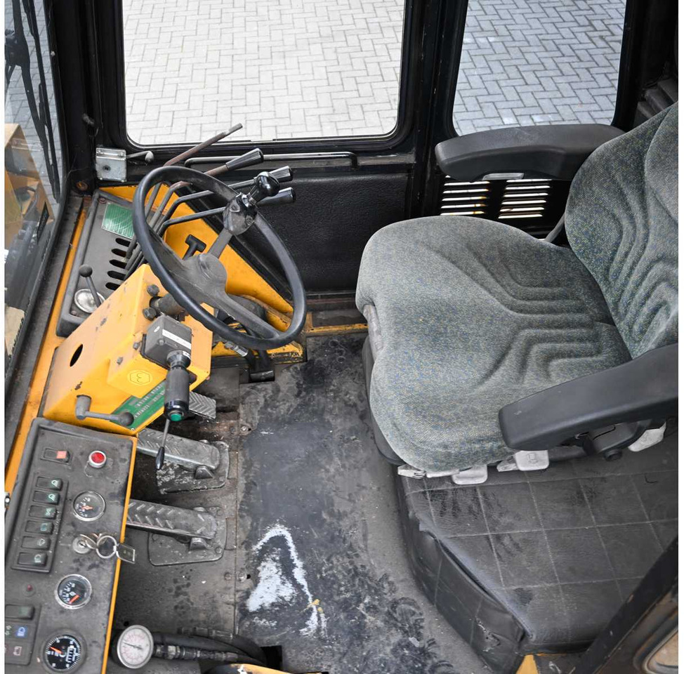 رافعة شوكية PRESENT - 1992 - 58120 - FORKLIFT TRUCK: صورة 16 رافعة شوكية PRESENT - 1992 - 58120 - FORKLIFT TRUCK: صورة 16