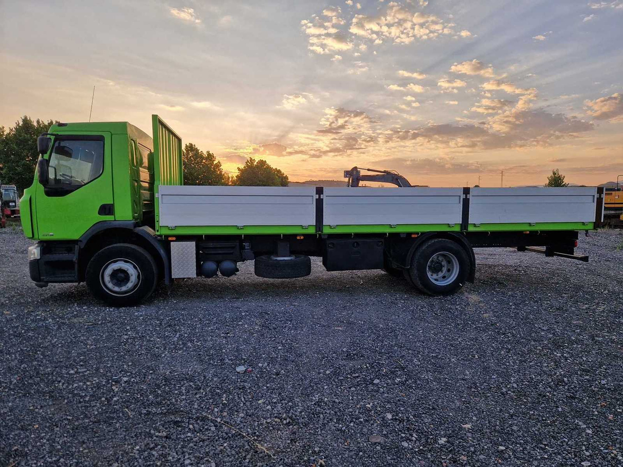 RENAULT 320 DXI TRUCK - 2007 - شاحنة: صورة 4 RENAULT 320 DXI TRUCK - 2007 - شاحنة: صورة 4