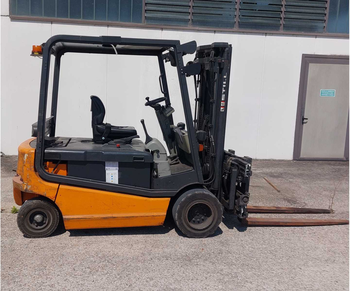 STILL - R60-30 - FORKLIFT TRUCK WITH UNUSED BATTERIES - 2006 - رافعة شوكية: صورة 1 STILL - R60-30 - FORKLIFT TRUCK WITH UNUSED BATTERIES - 2006 - رافعة شوكية: صورة 1