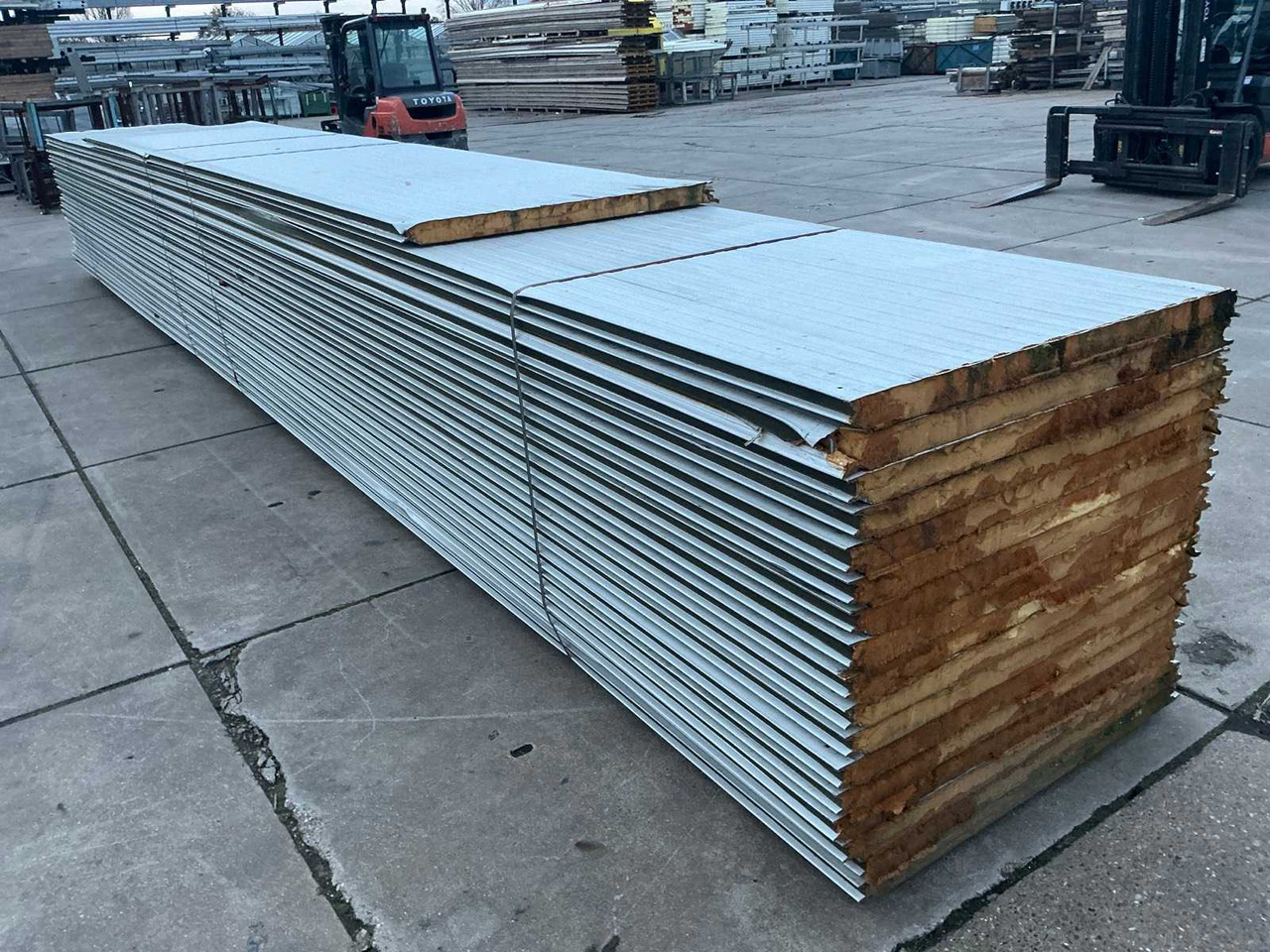 Sandwich PIR panel 60 mm (17x) - معدات الانشاءات: صورة 3 Sandwich PIR panel 60 mm (17x) - معدات الانشاءات: صورة 3