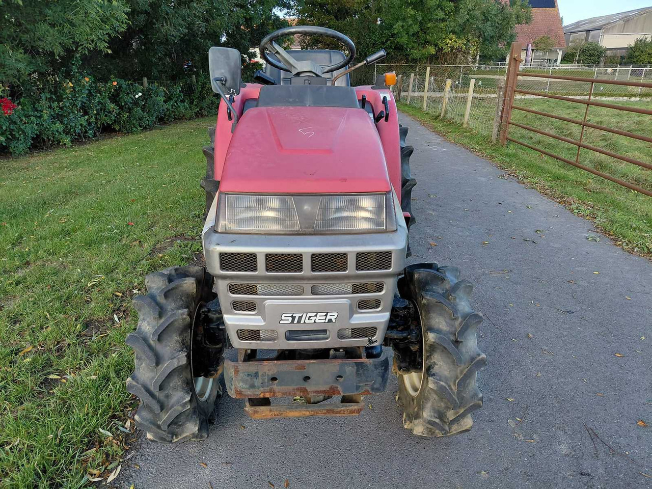 Shibaura P185F - جرار صغير: صورة 2 Shibaura P185F - جرار صغير: صورة 2