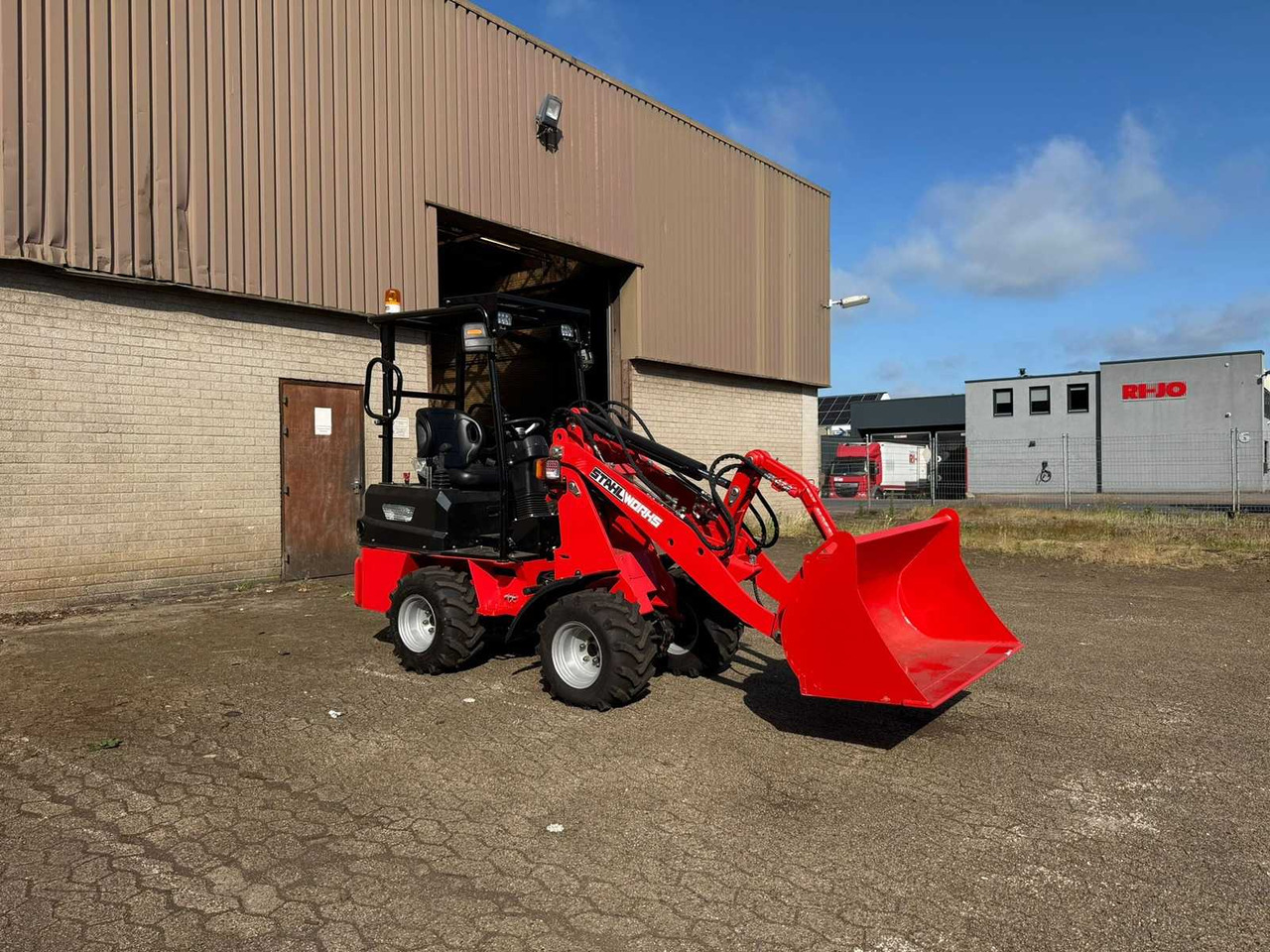 Stahlworks 2024 STAHLWORKS R906 SHOVEL - اللودر بعجل: صورة 1 Stahlworks 2024 STAHLWORKS R906 SHOVEL - اللودر بعجل: صورة 1