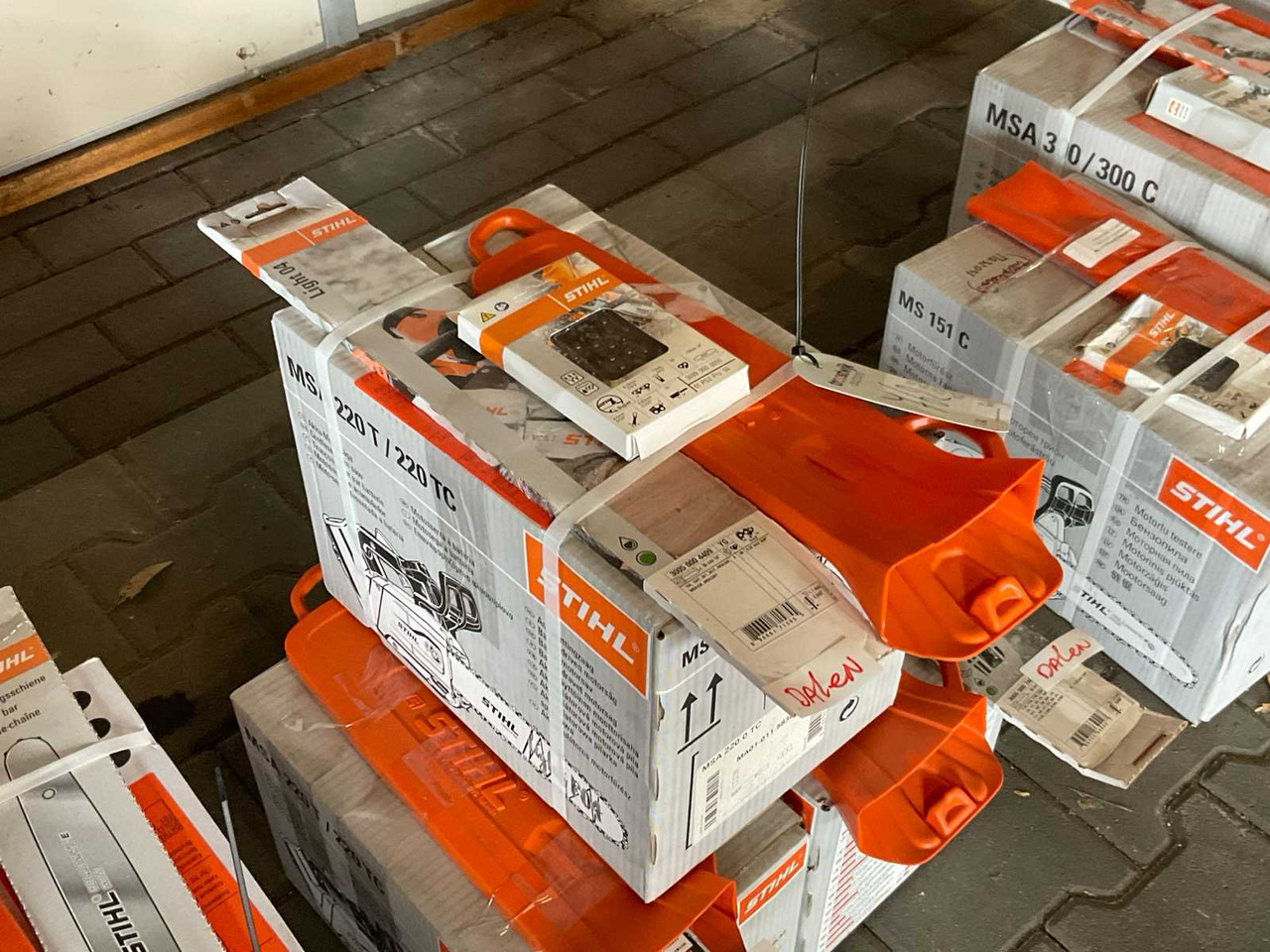 Stihl MSA 220 TC - معدات البستنة: صورة 1 Stihl MSA 220 TC - معدات البستنة: صورة 1
