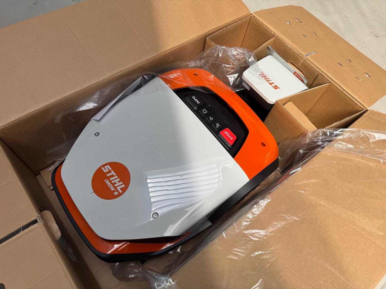 Stihl iMOW 7.0 - جزازة عشب الحدائق: صورة 3 Stihl iMOW 7.0 - جزازة عشب الحدائق: صورة 3