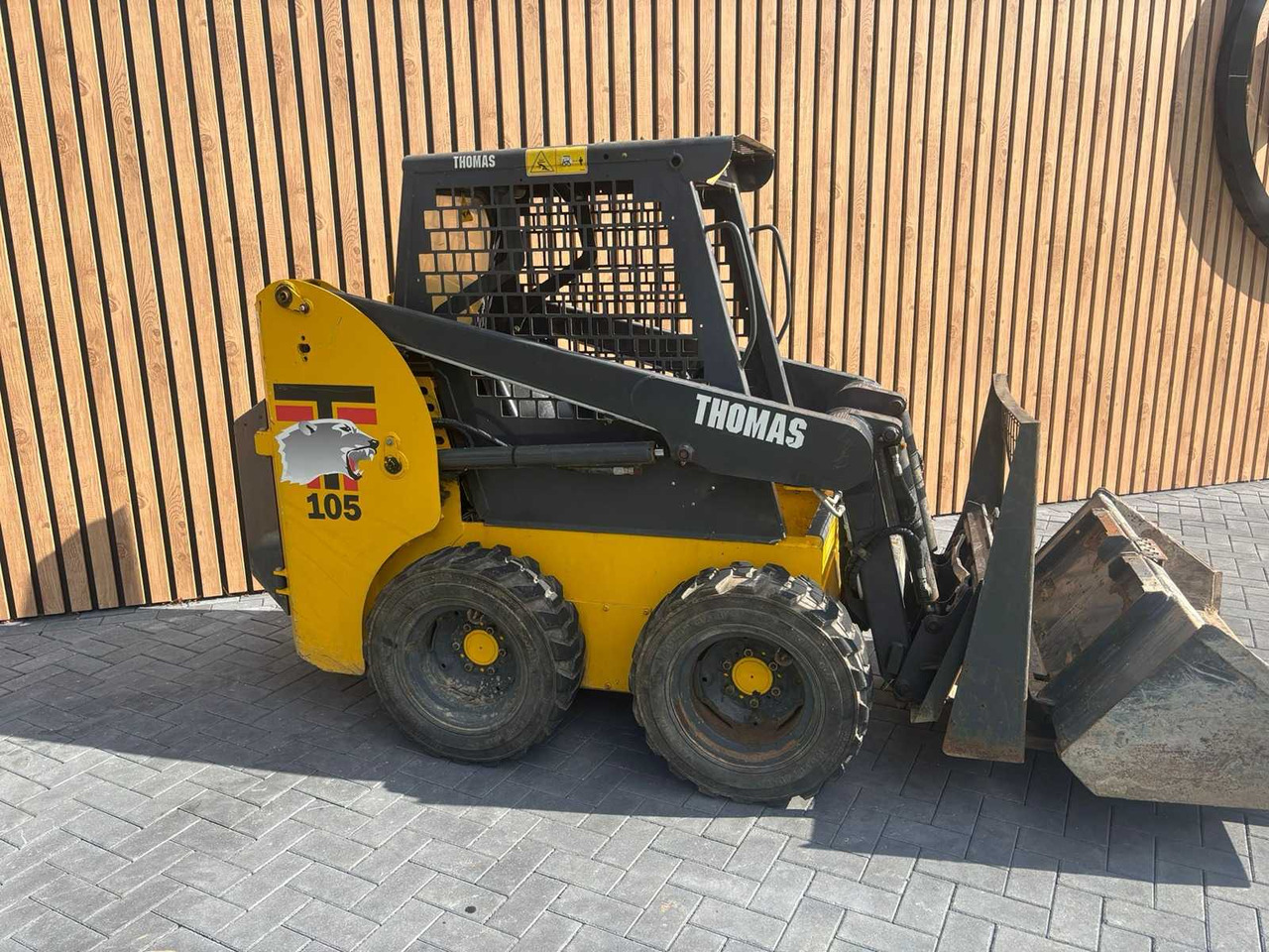 THOMAS - T105 - SKID STEER LOADER - اللودر المجنزر صغير: صورة 5 THOMAS - T105 - SKID STEER LOADER - اللودر المجنزر صغير: صورة 5