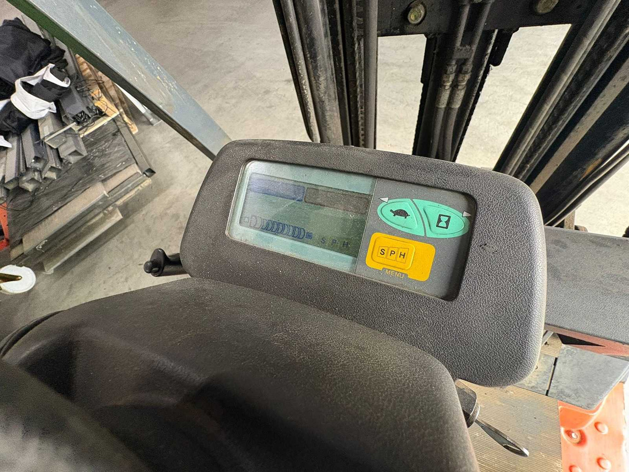 TOYOTA - 2005 - 7FBEF16 - FORKLIFT TRUCK - رافعة شوكية: صورة 4 TOYOTA - 2005 - 7FBEF16 - FORKLIFT TRUCK - رافعة شوكية: صورة 4