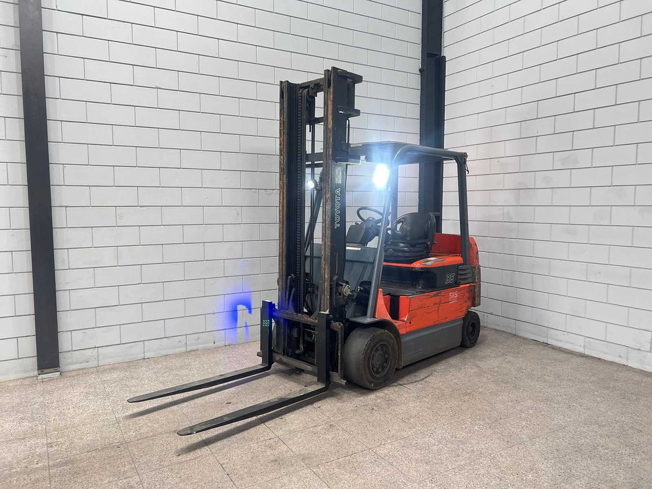 TOYOTA - 7FBMF35 - FORKLIFT - SIDE-SHIFT - FORK POSITIONER - رافعة شوكية: صورة 1 TOYOTA - 7FBMF35 - FORKLIFT - SIDE-SHIFT - FORK POSITIONER - رافعة شوكية: صورة 1