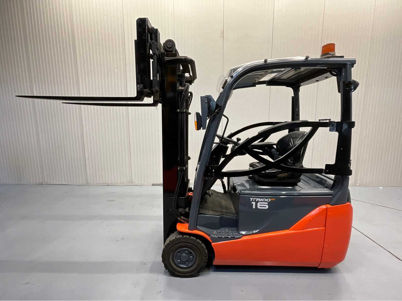 TOYOTA - 8FBE16T - FORKLIFT, FORK POSITIONER, SIDE-SHIFT, BLUESPOT, 2018 - رافعة شوكية: صورة 1 TOYOTA - 8FBE16T - FORKLIFT, FORK POSITIONER, SIDE-SHIFT, BLUESPOT, 2018 - رافعة شوكية: صورة 1