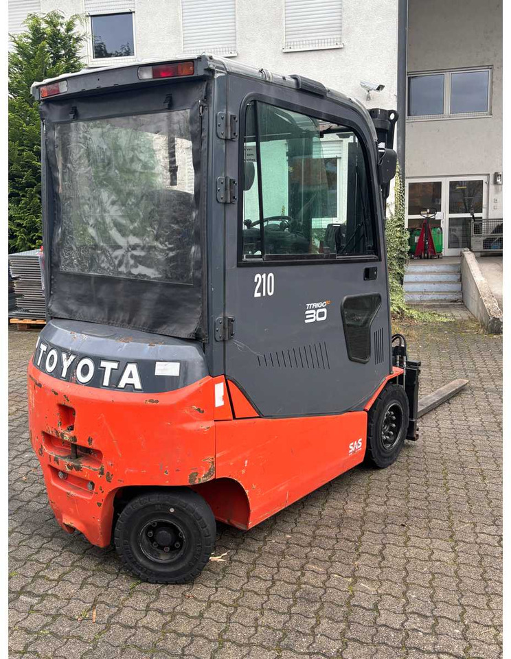TOYOTA 8FBMT30 ELECTRIC FORKLIFT - رافعة شوكية: صورة 3 TOYOTA 8FBMT30 ELECTRIC FORKLIFT - رافعة شوكية: صورة 3