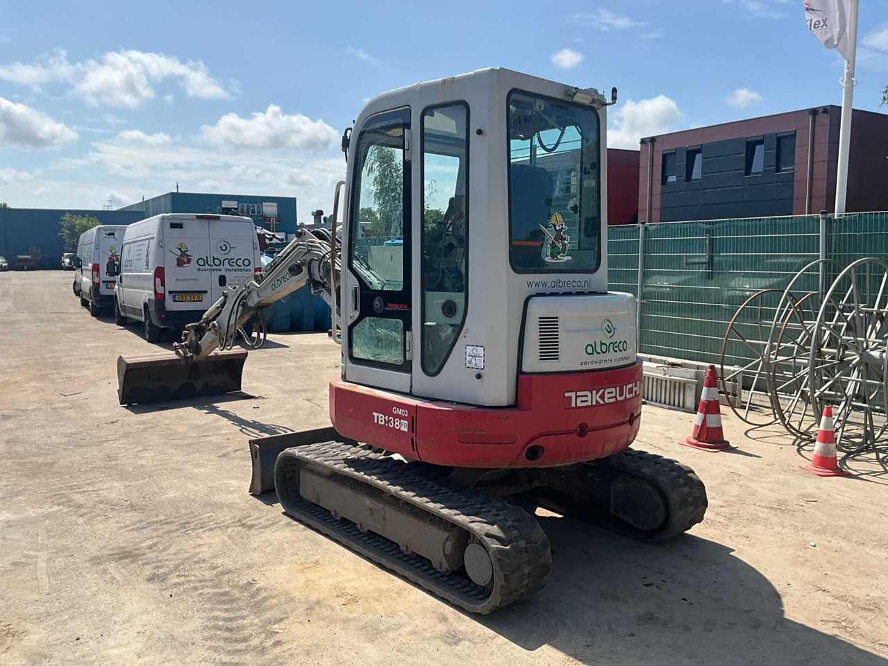 Takeuchi TB138FR - حفار صغير: صورة 4 Takeuchi TB138FR - حفار صغير: صورة 4