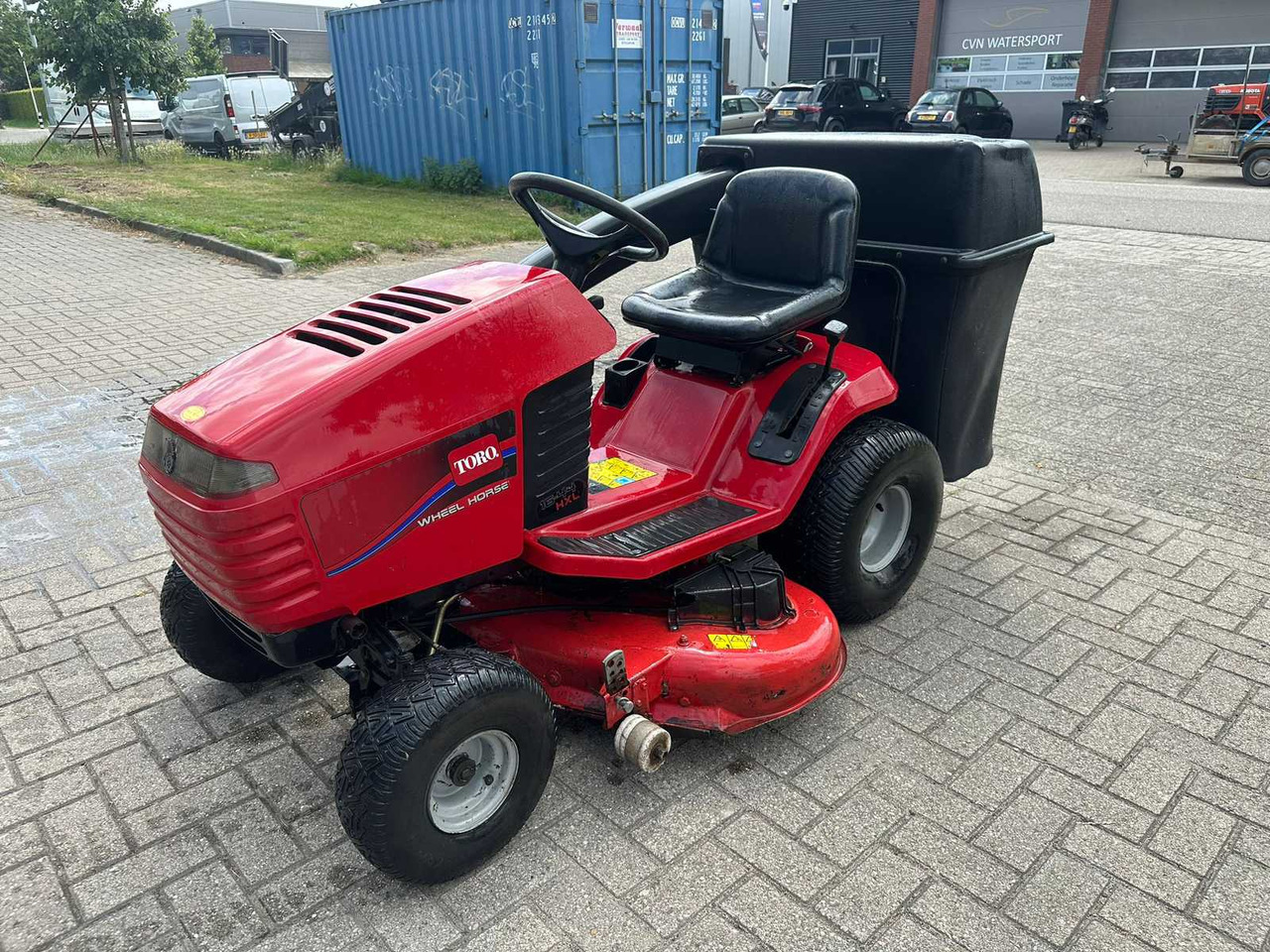 Toro Wheel horse - جزازة عشب الحدائق: صورة 1 Toro Wheel horse - جزازة عشب الحدائق: صورة 1