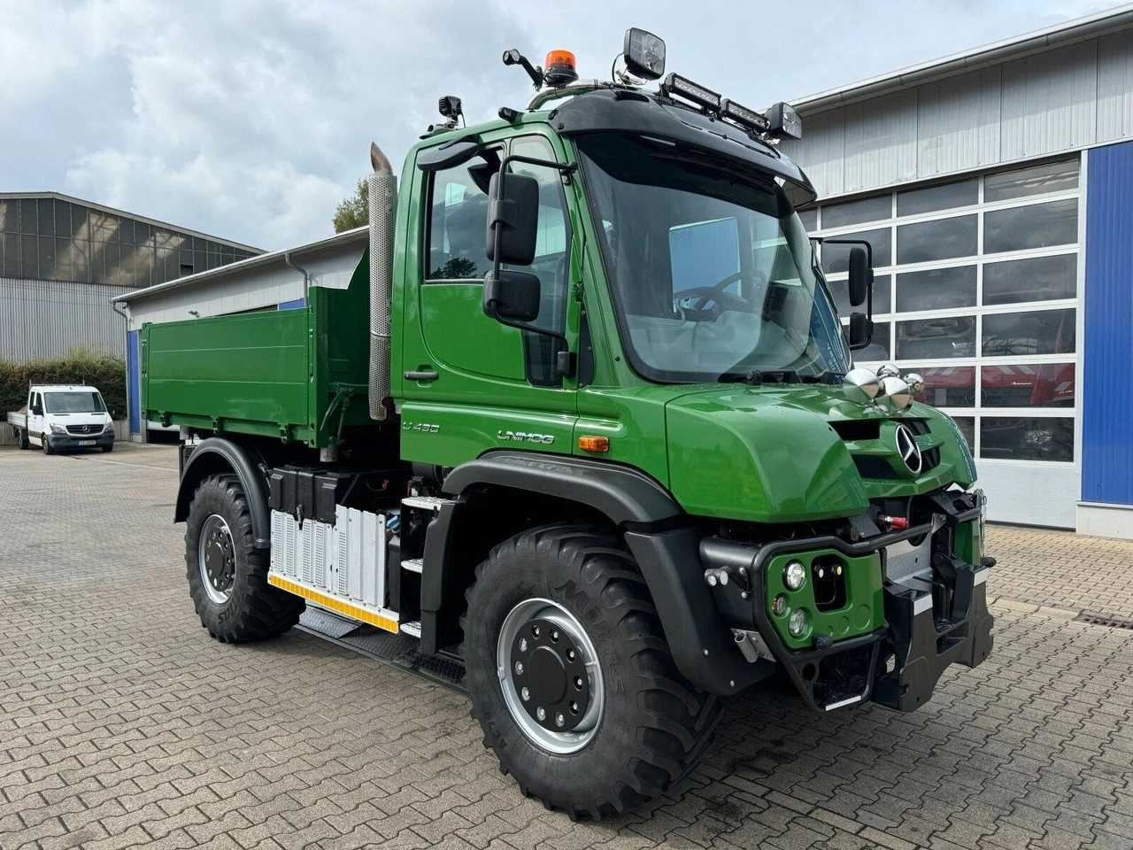 UNIMOG - 2018 - U430 - DUMPER - شاحنة قلابة صغيرة: صورة 2 UNIMOG - 2018 - U430 - DUMPER - شاحنة قلابة صغيرة: صورة 2