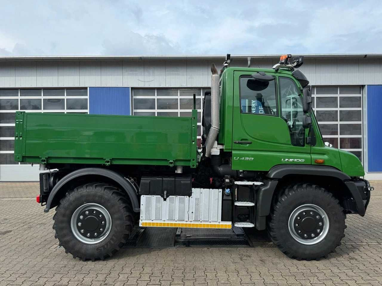 UNIMOG - 2018 - U430 - DUMPER - شاحنة قلابة صغيرة: صورة 3 UNIMOG - 2018 - U430 - DUMPER - شاحنة قلابة صغيرة: صورة 3