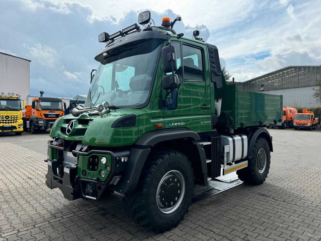 UNIMOG - 2018 - U430 - DUMPER - شاحنة قلابة صغيرة: صورة 1 UNIMOG - 2018 - U430 - DUMPER - شاحنة قلابة صغيرة: صورة 1