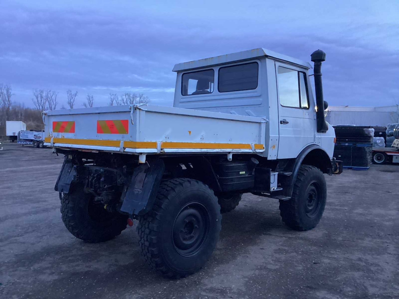 UNIMOG 424 TRUCK - شاحنة: صورة 5 UNIMOG 424 TRUCK - شاحنة: صورة 5