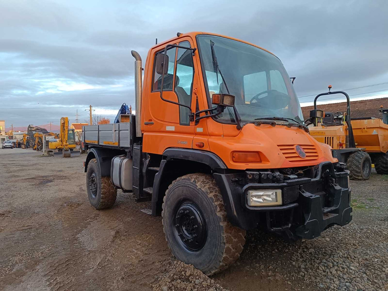 UNIMOG - U 400 - TRUCK - 2001 - شاحنة: صورة 4 UNIMOG - U 400 - TRUCK - 2001 - شاحنة: صورة 4