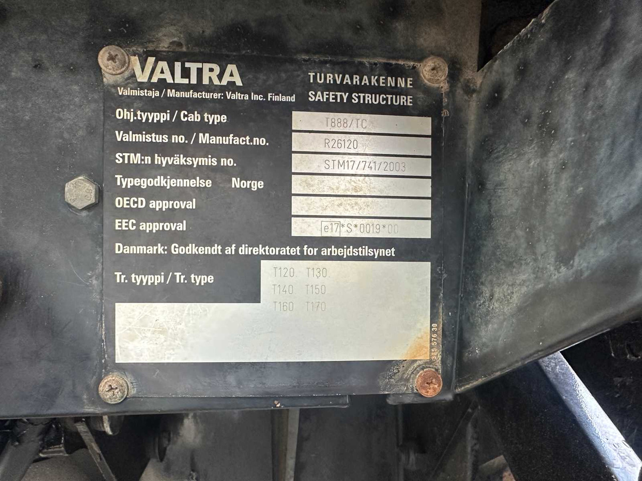 جرار VALTRA - T150 - ALL-WHEEL DRIVE AGRICULTURAL TRACTOR: صورة 19 جرار VALTRA - T150 - ALL-WHEEL DRIVE AGRICULTURAL TRACTOR: صورة 19