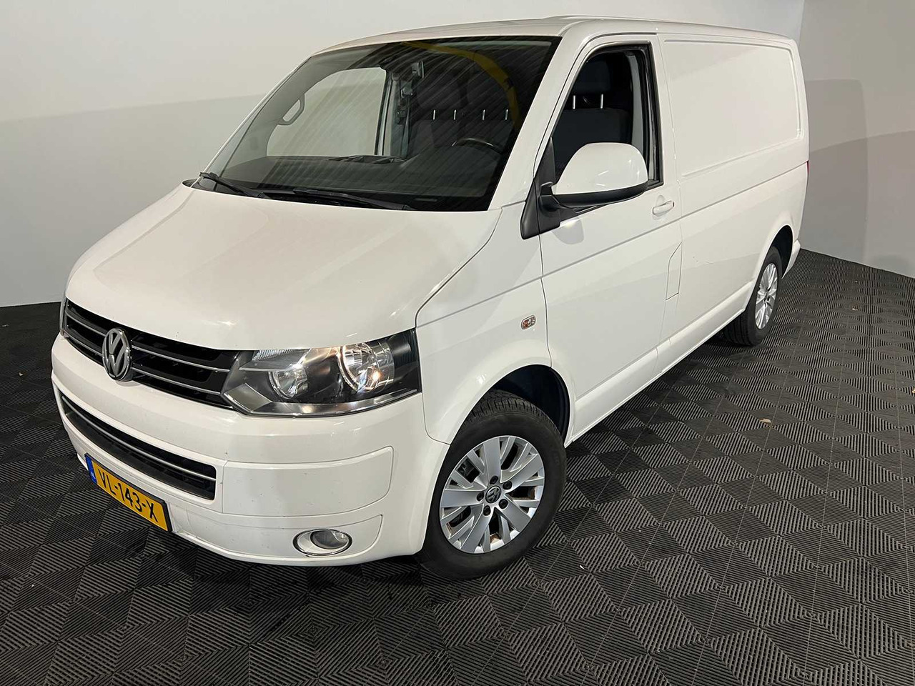 VOLKSWAGEN TRANSPORTER 2.0 TDI L1H1, VL-143-X - شاحنة توصيل مغلقة: صورة 1 VOLKSWAGEN TRANSPORTER 2.0 TDI L1H1, VL-143-X - شاحنة توصيل مغلقة: صورة 1