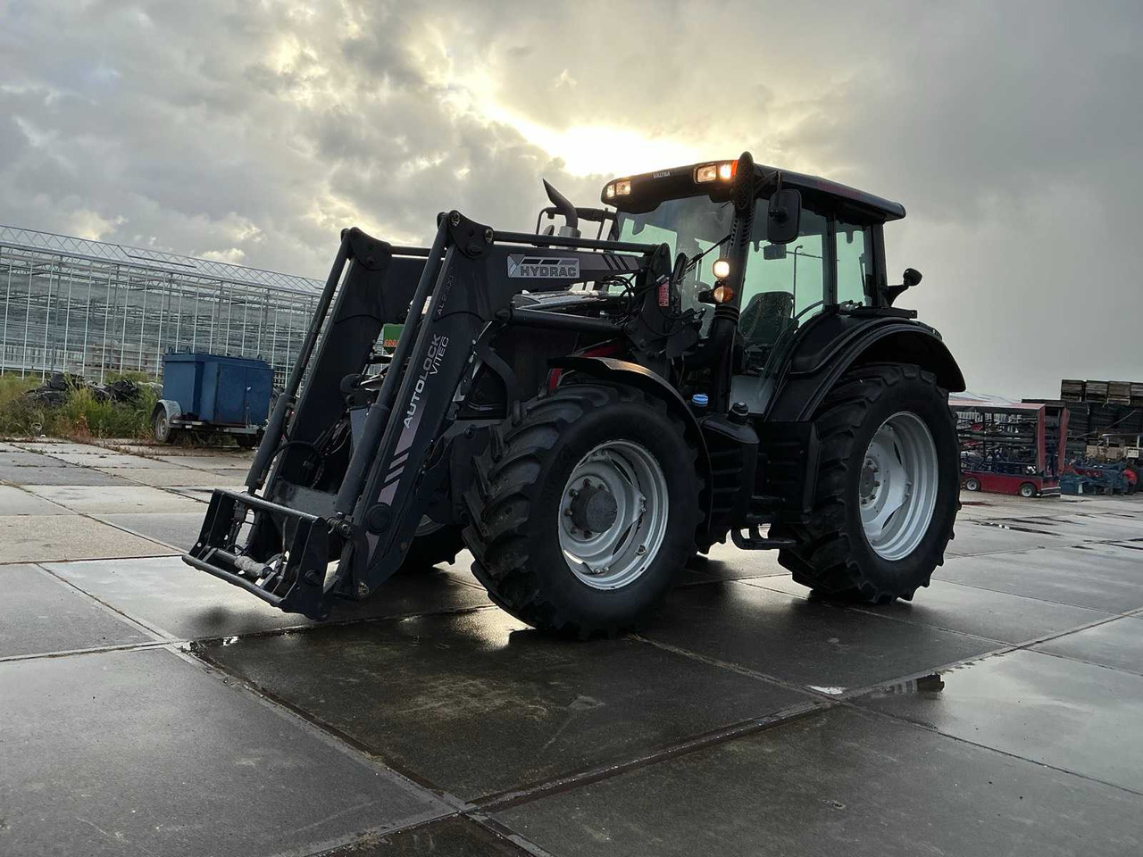 Valtra N123 unlimited - جرار: صورة 2 Valtra N123 unlimited - جرار: صورة 2