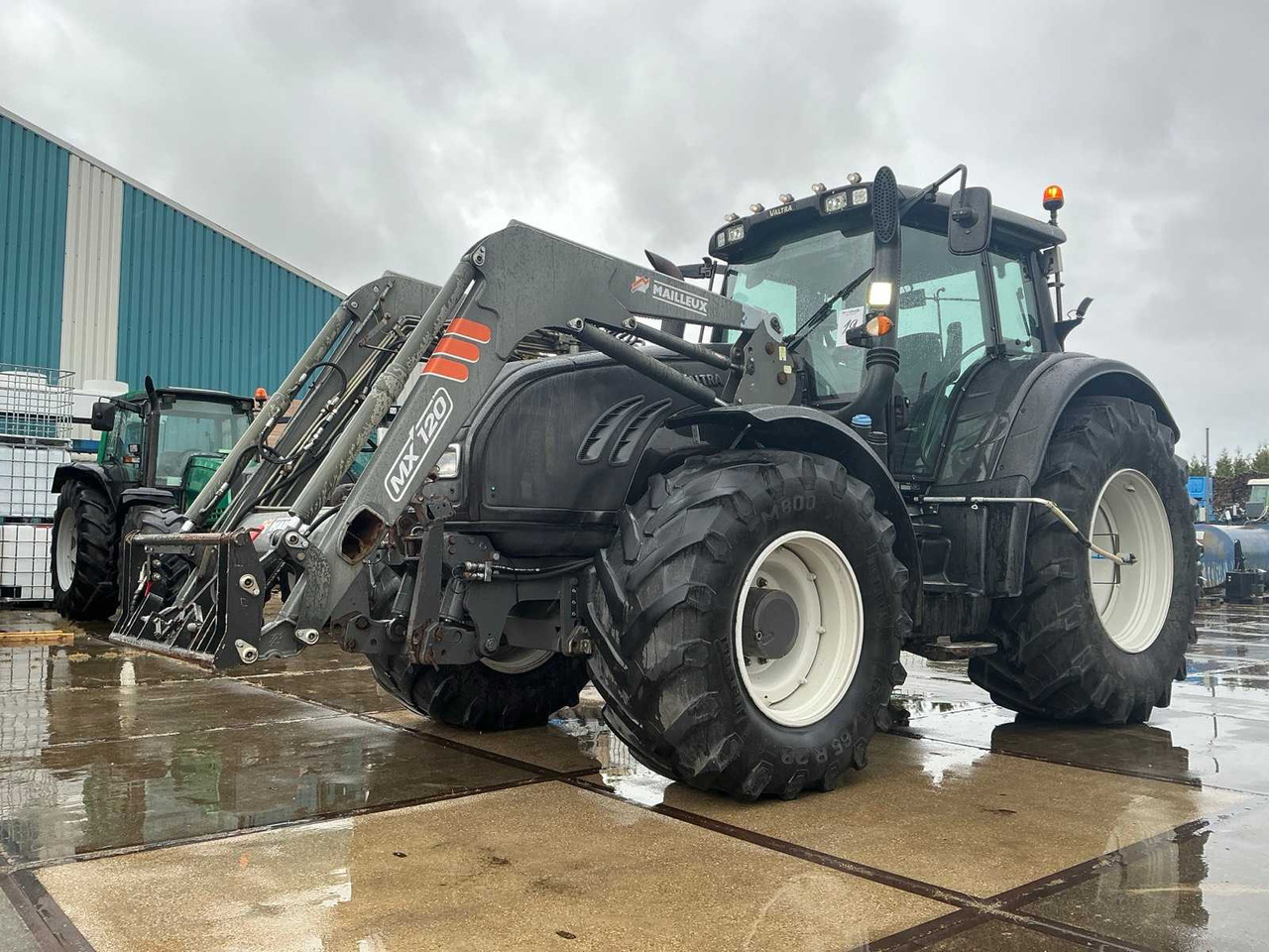 Valtra T163 - جرار: صورة 1 Valtra T163 - جرار: صورة 1