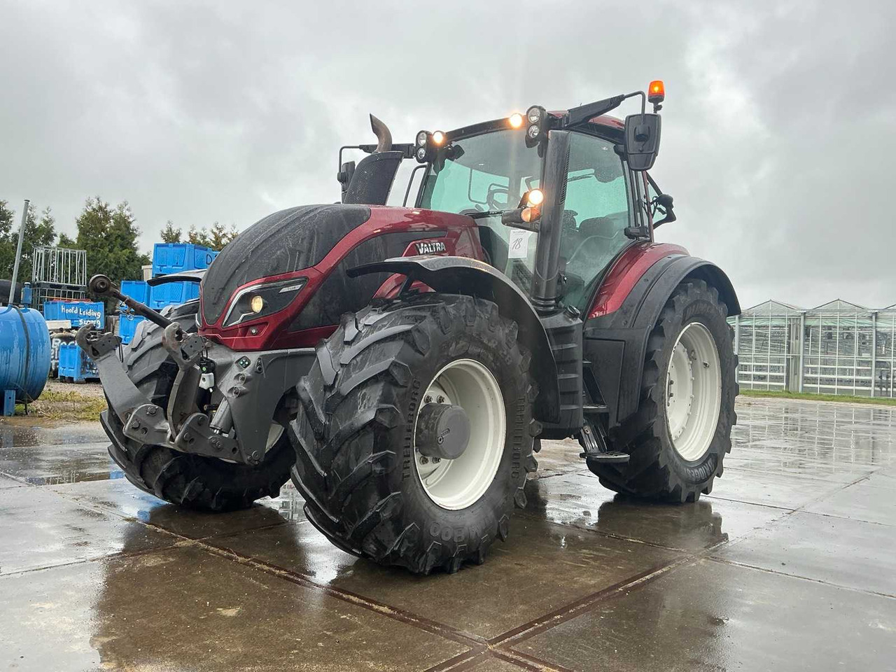 Valtra T214 - جرار: صورة 1 Valtra T214 - جرار: صورة 1