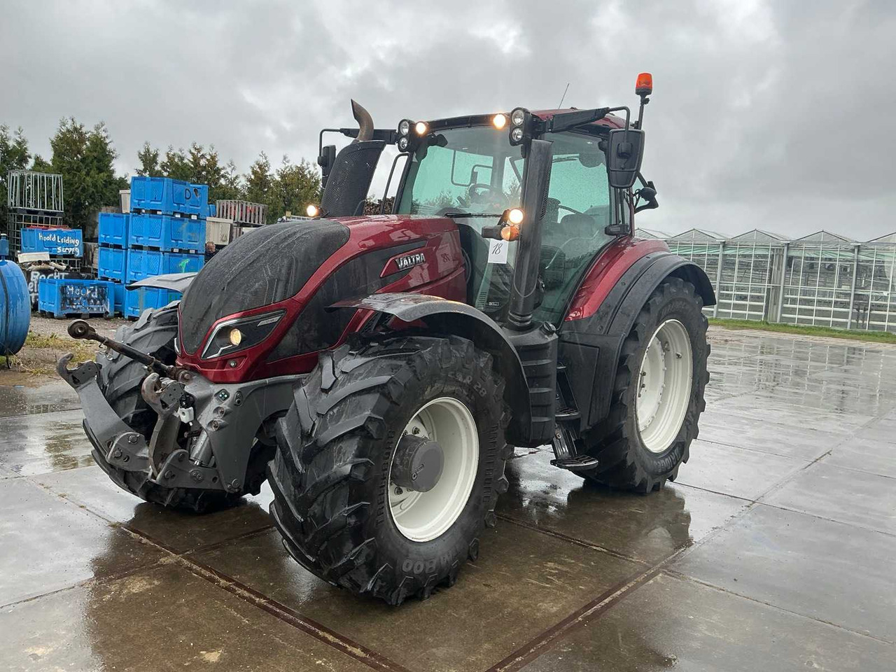 Valtra T214 - جرار: صورة 2 Valtra T214 - جرار: صورة 2