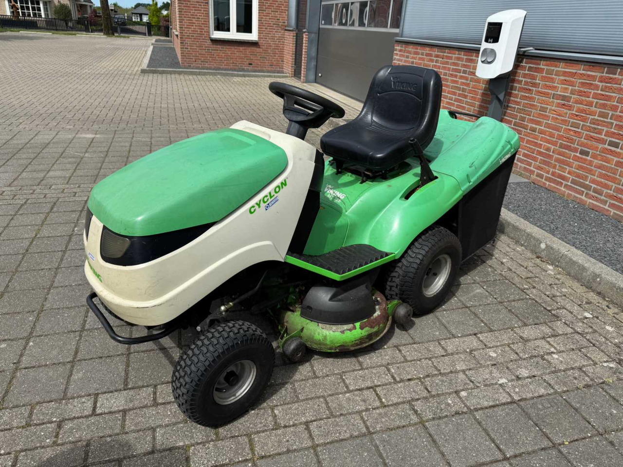 Viking Cyclon - جزازة عشب الحدائق: صورة 1 Viking Cyclon - جزازة عشب الحدائق: صورة 1